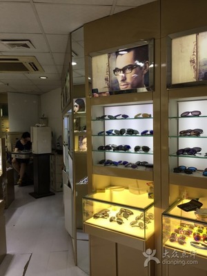 新視界眼鏡店（百聯徐匯店） 科技感與專業驗光，定義滬上配鏡新體驗